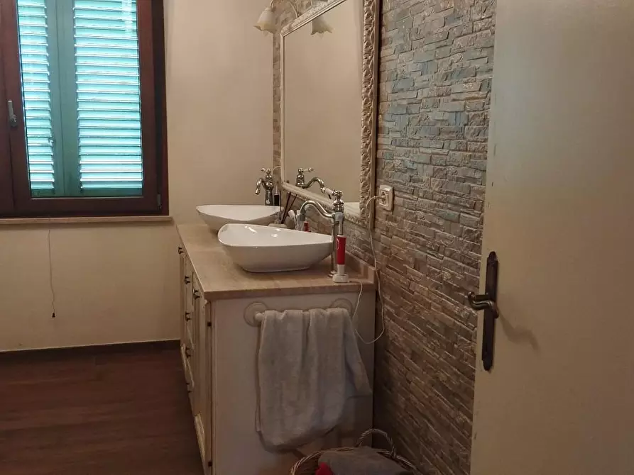 Immagine 18 di Villa in vendita  a Cascina