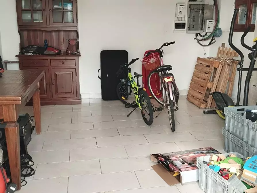 Immagine 4 di Villa in vendita  a Cascina