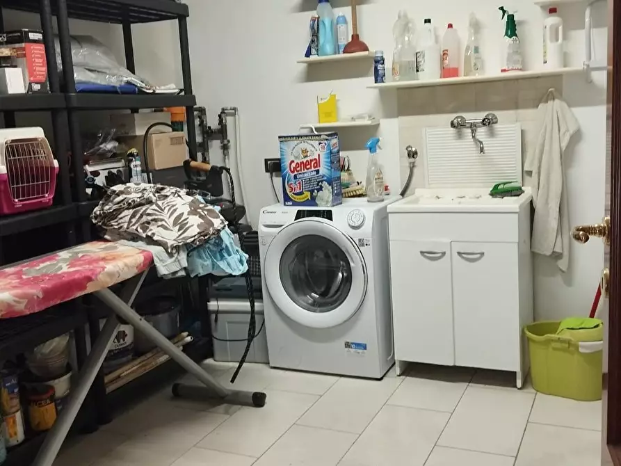 Immagine 3 di Villa in vendita  a Cascina