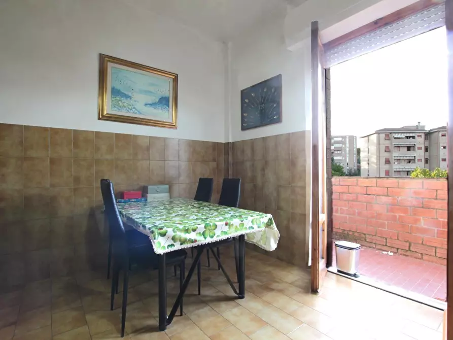 Immagine 2 di Appartamento in vendita  a Siena