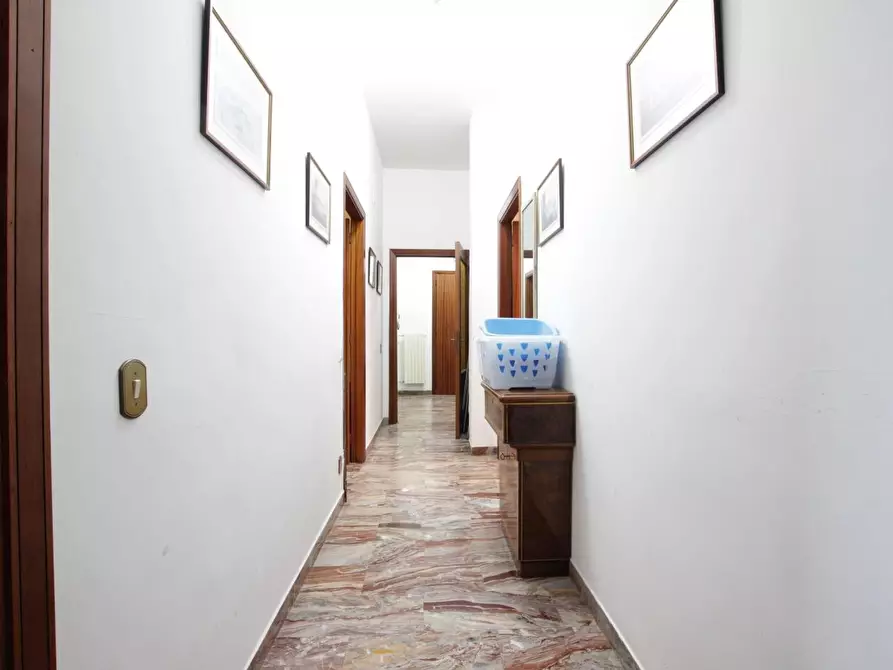 Immagine 12 di Appartamento in vendita  a Siena