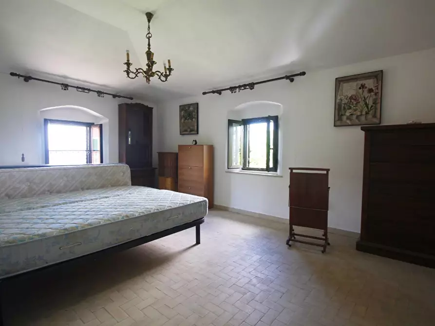 Immagine 12 di Casa colonica in vendita  a Larciano