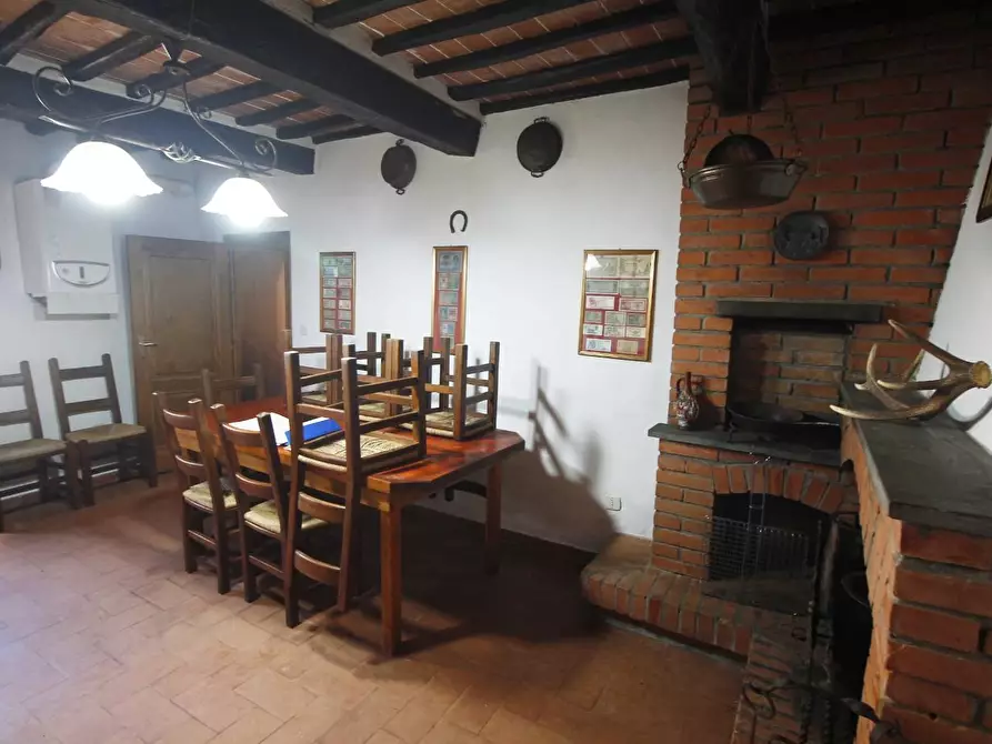Immagine 8 di Casa colonica in vendita  a Larciano