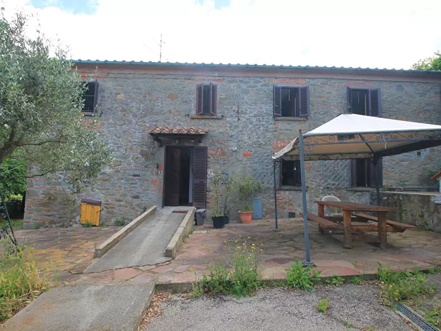 Immagine 21 di Casa colonica in vendita  a Larciano