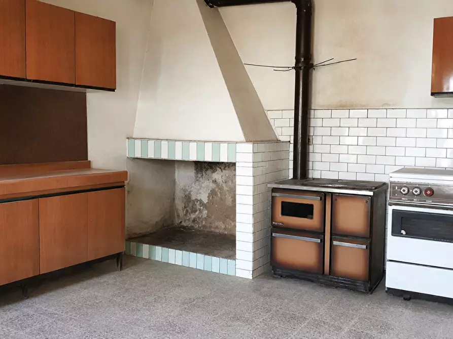 Immagine 13 di Porzione di casa in vendita  a Santa Maria A Monte
