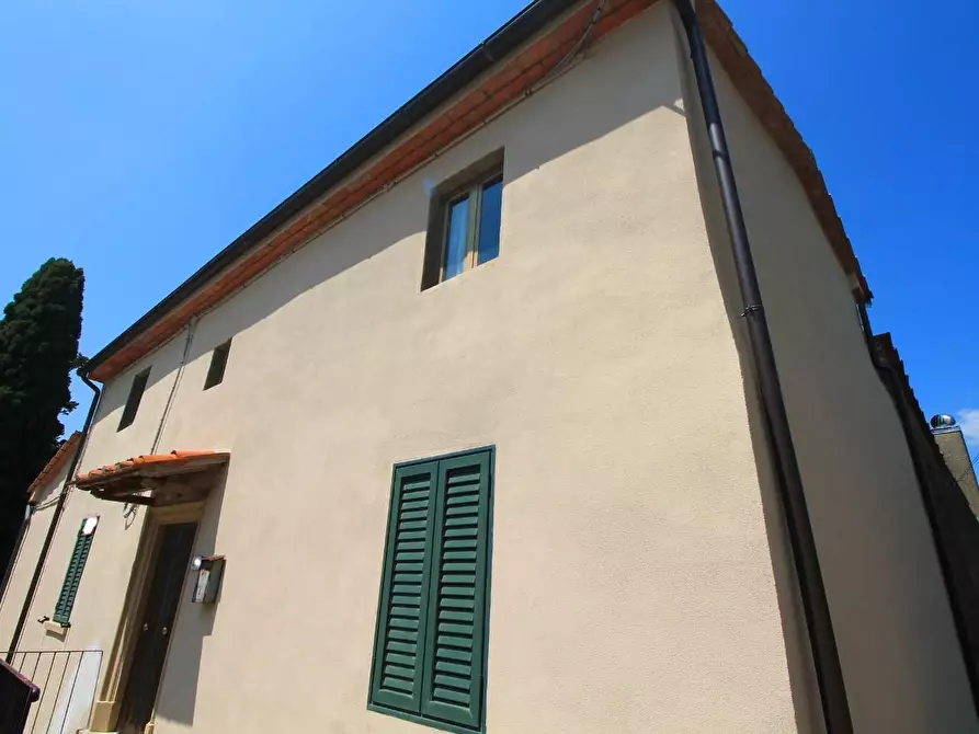 Immagine 11 di Casa colonica in vendita  a Vinci