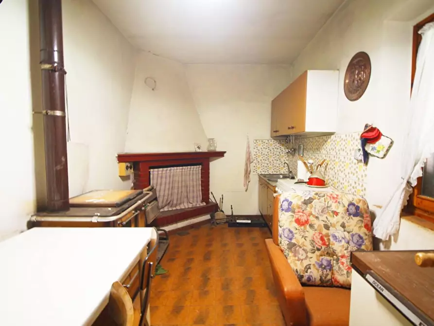 Immagine 3 di Casa colonica in vendita  a Vinci