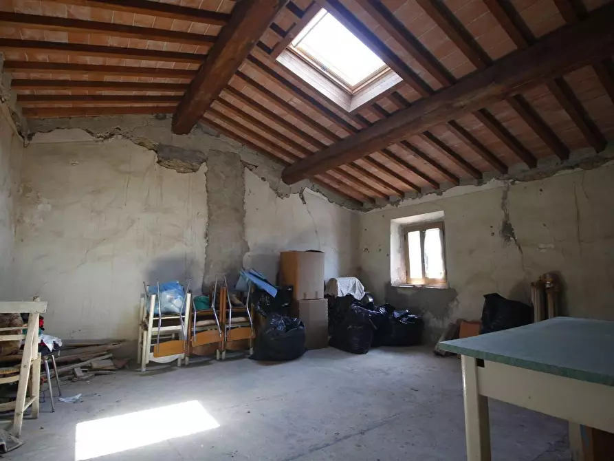 Immagine 9 di Casa colonica in vendita  a Vinci