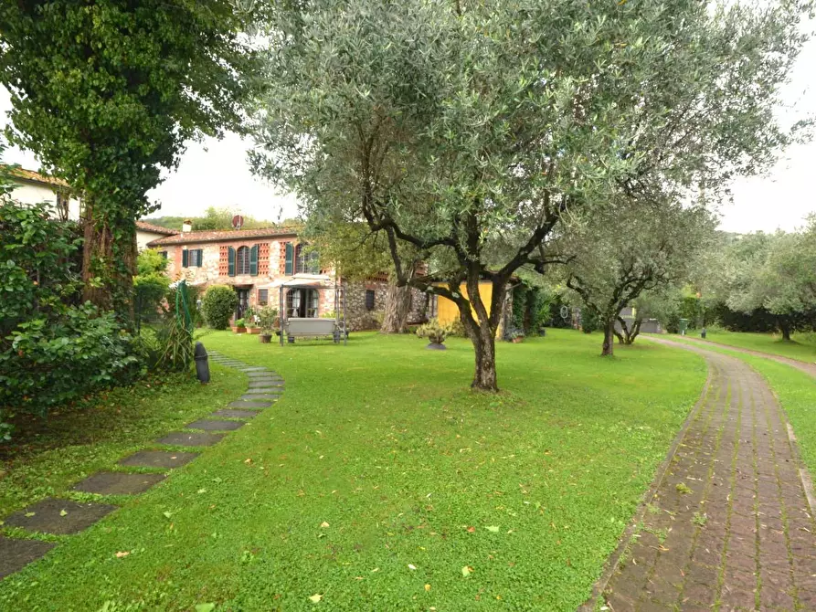 Immagine 23 di Rustico / casale in vendita  a Lucca