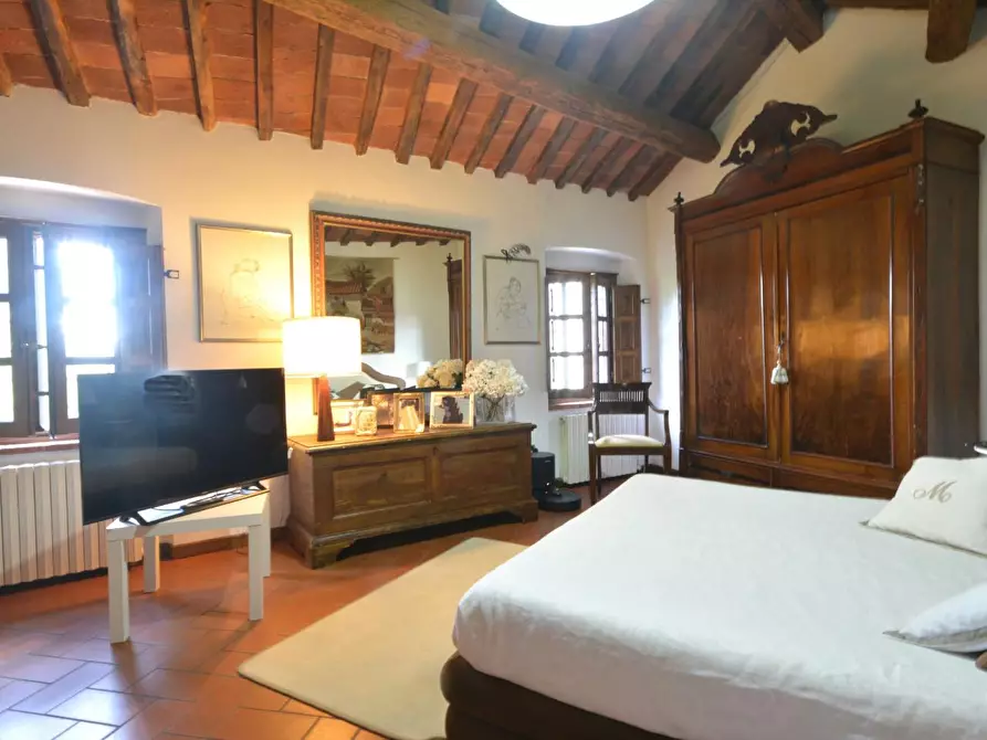 Immagine 15 di Rustico / casale in vendita  a Lucca