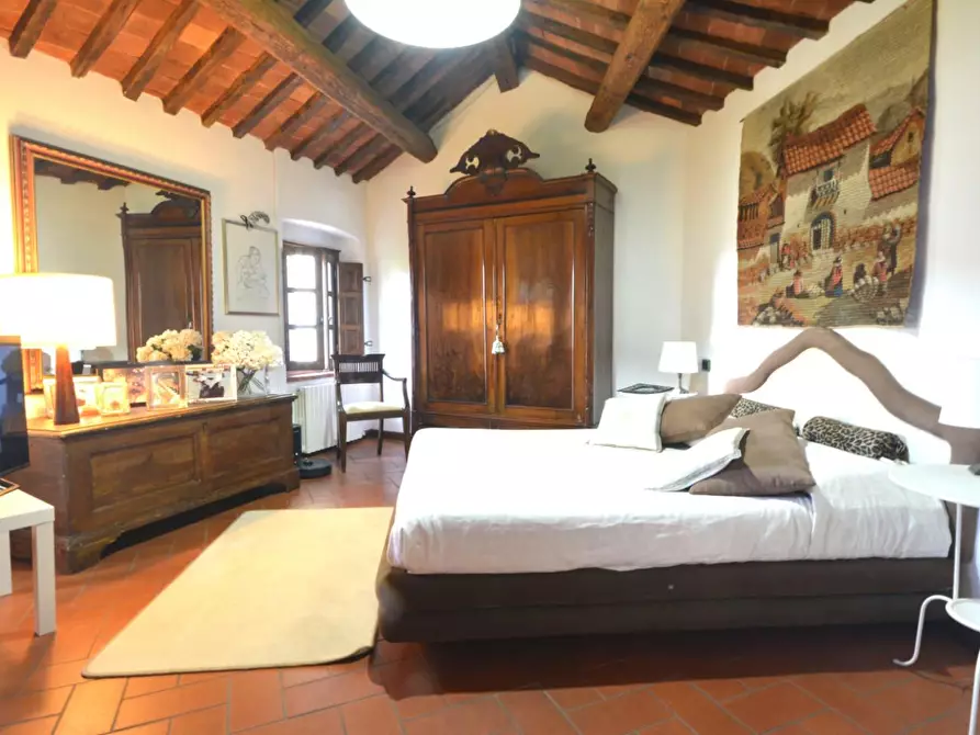 Immagine 14 di Rustico / casale in vendita  a Lucca