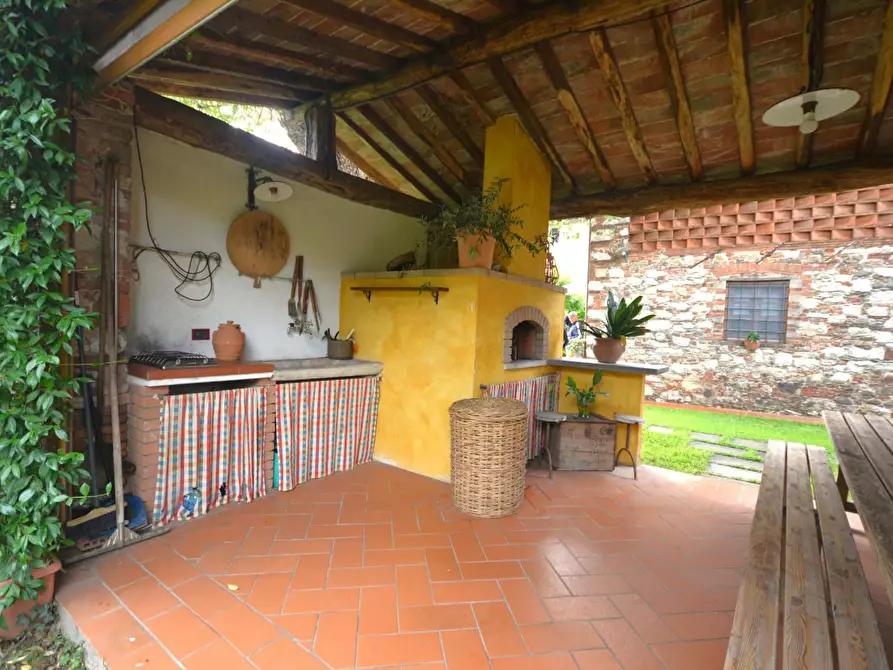 Immagine 24 di Rustico / casale in vendita  a Lucca