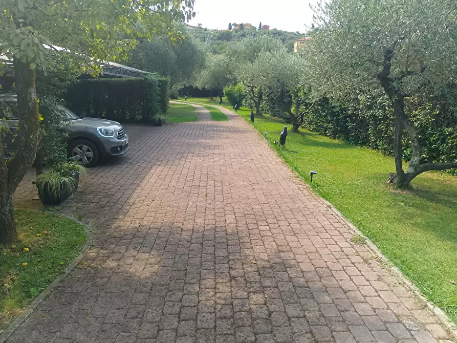 Immagine 26 di Rustico / casale in vendita  a Lucca