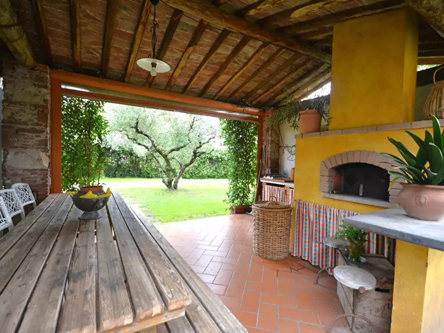 Immagine 25 di Rustico / casale in vendita  a Lucca
