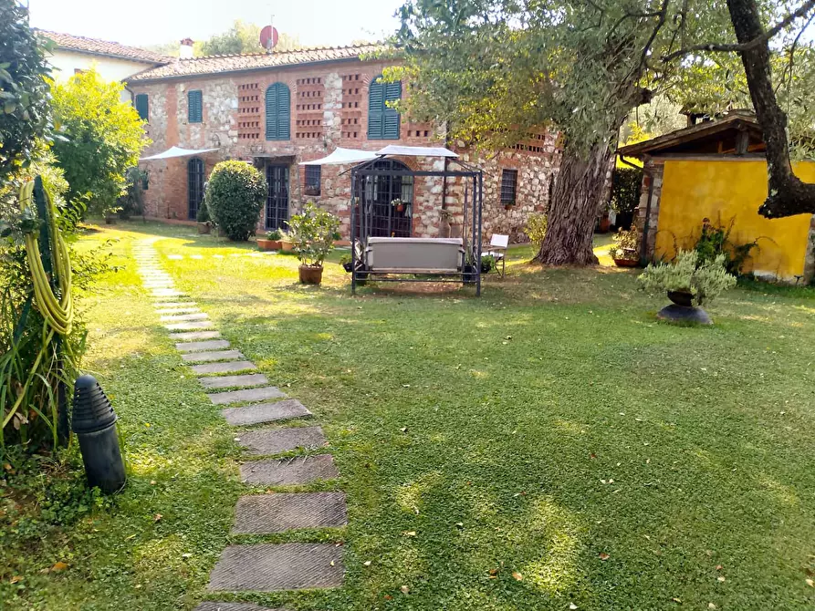 Immagine 28 di Rustico / casale in vendita  a Lucca