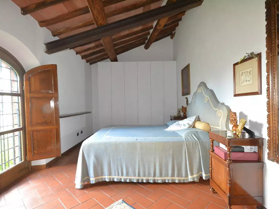 Immagine 18 di Rustico / casale in vendita  a Lucca