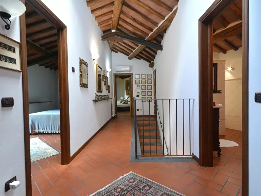 Immagine 12 di Rustico / casale in vendita  a Lucca