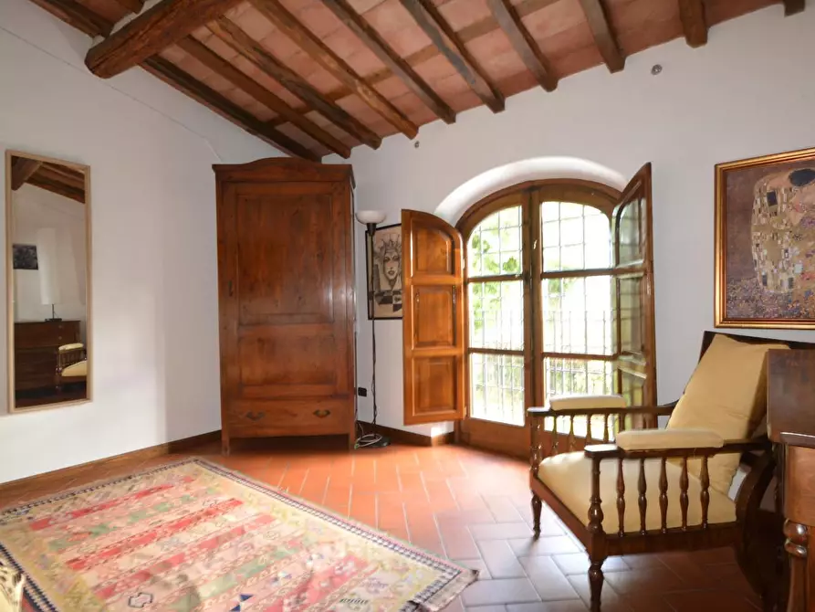 Immagine 19 di Rustico / casale in vendita  a Lucca