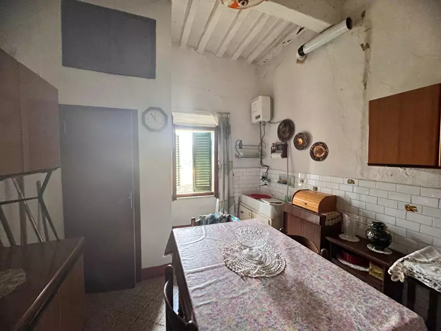 Immagine 2 di Appartamento in vendita  a Monticiano