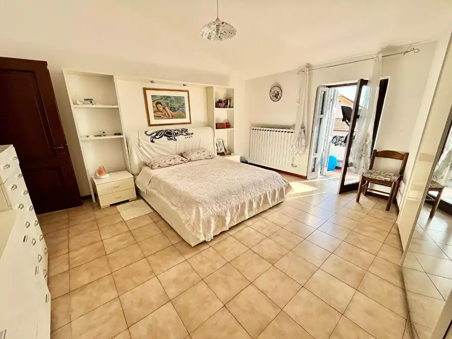 Immagine 9 di Terratetto in vendita  a Massa