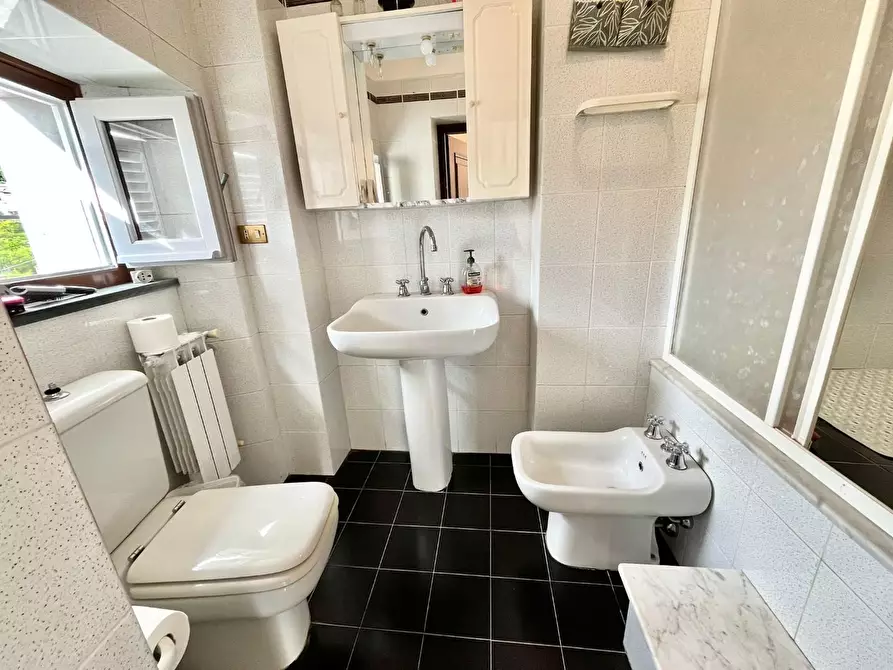 Immagine 14 di Terratetto in vendita  a Massa