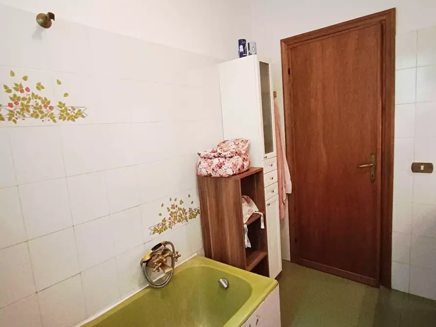 Immagine 26 di Casa bifamiliare in vendita  a Massa