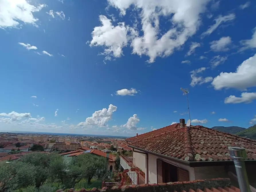 Immagine 13 di Casa bifamiliare in vendita  a Massa