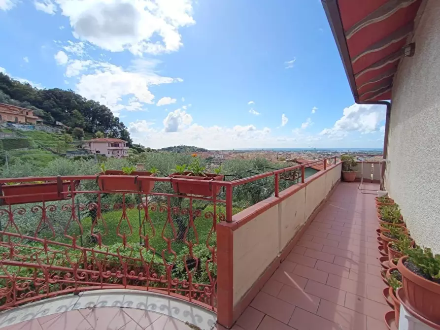 Immagine 4 di Casa bifamiliare in vendita  a Massa