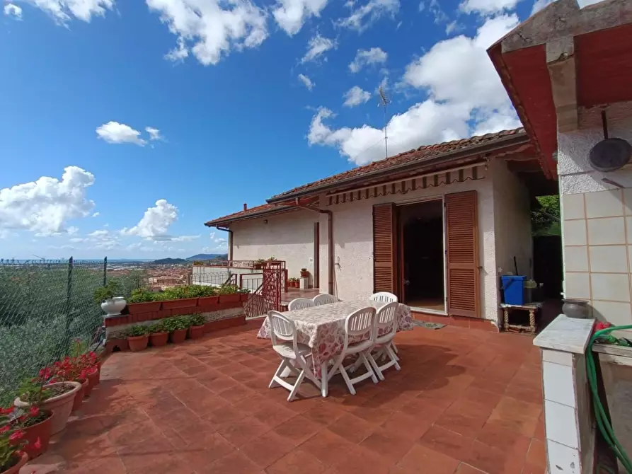 Immagine 3 di Casa bifamiliare in vendita  a Massa