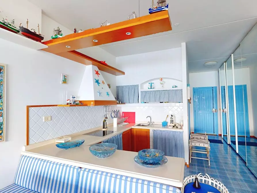 Immagine 18 di Appartamento in vendita  a Castro