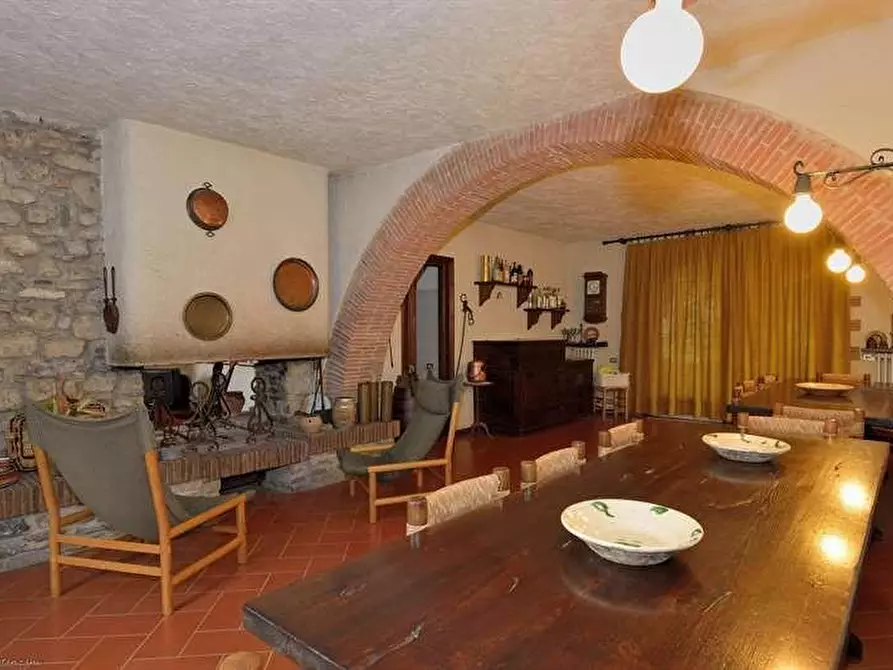 Immagine 25 di Terratetto in vendita  a Campiglia Marittima