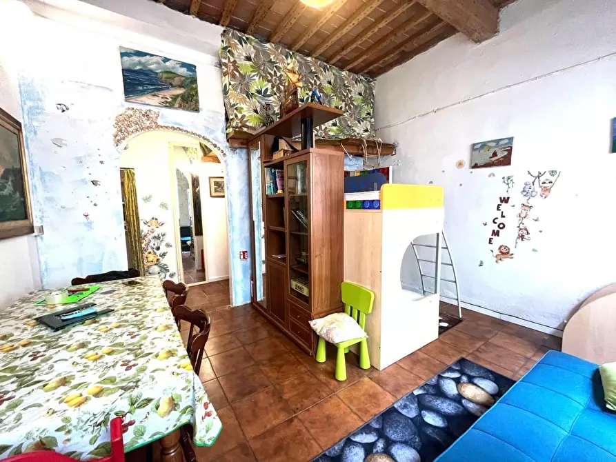 Immagine 2 di Appartamento in vendita  a Livorno