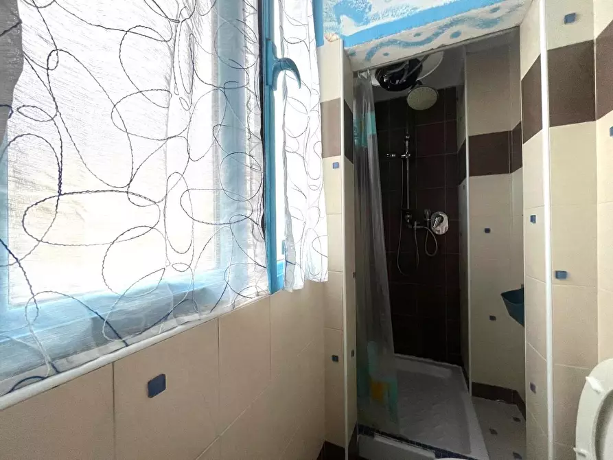 Immagine 10 di Appartamento in vendita  a Livorno