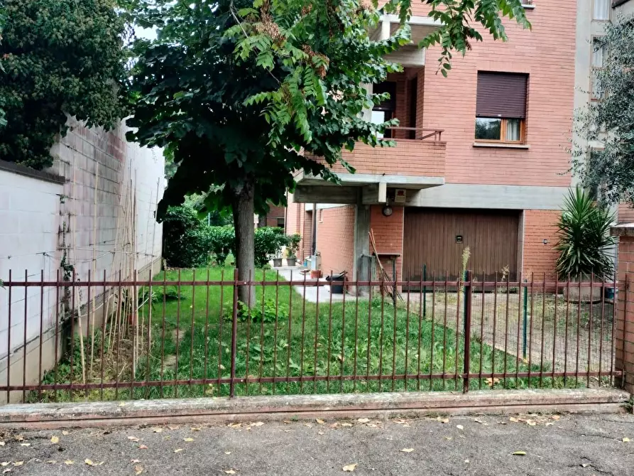 Immagine 2 di Appartamento in vendita  a Reggio Nell'emilia