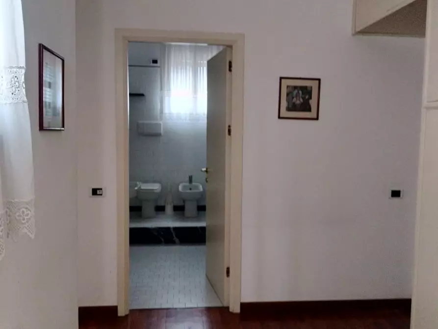 Immagine 3 di Appartamento in vendita  a Reggio Nell'emilia