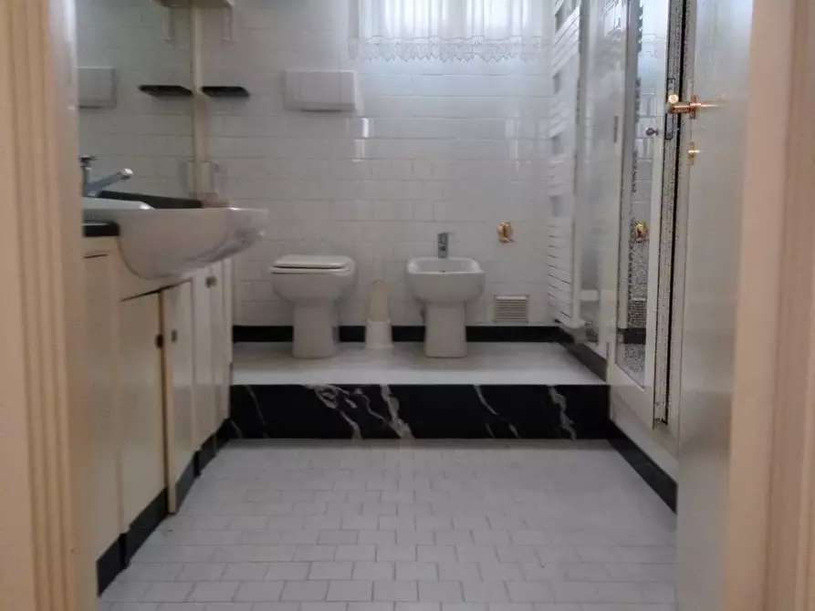 Immagine 30 di Appartamento in vendita  a Reggio Nell'emilia