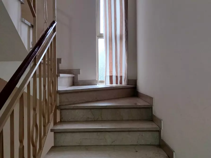 Immagine 10 di Appartamento in vendita  a Reggio Nell'emilia