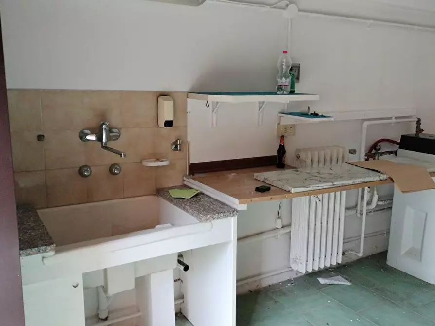 Immagine 12 di Appartamento in vendita  a Reggio Nell'emilia