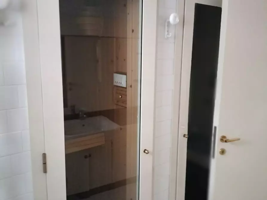 Immagine 6 di Appartamento in vendita  a Reggio Nell'emilia