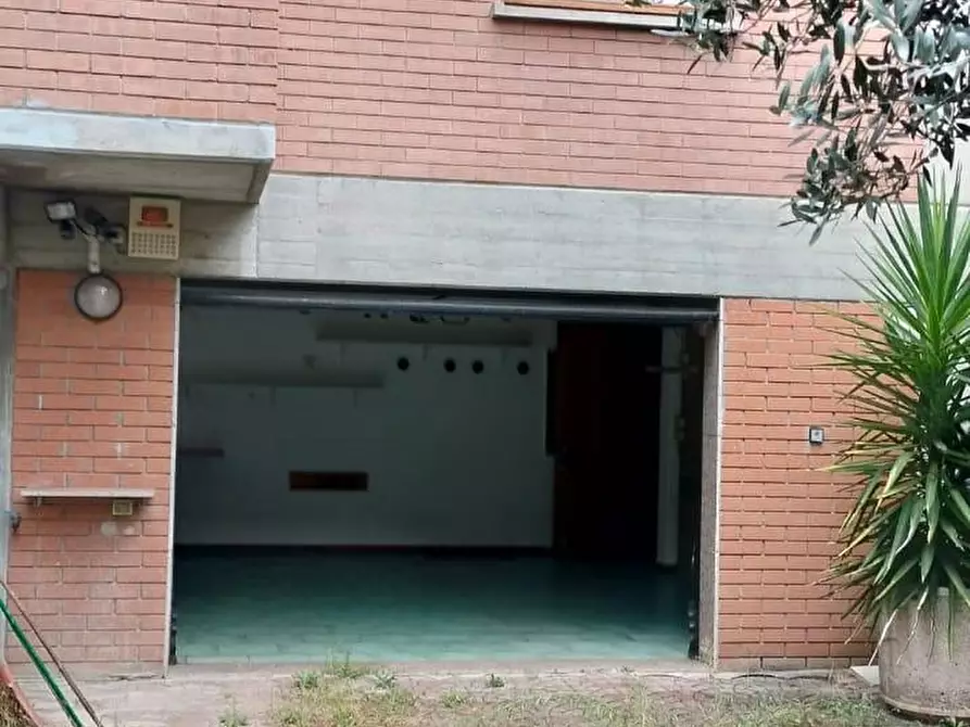 Immagine 16 di Appartamento in vendita  a Reggio Nell'emilia