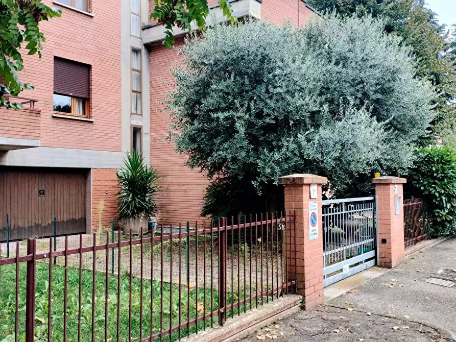 Immagine 22 di Appartamento in vendita  a Reggio Nell'emilia