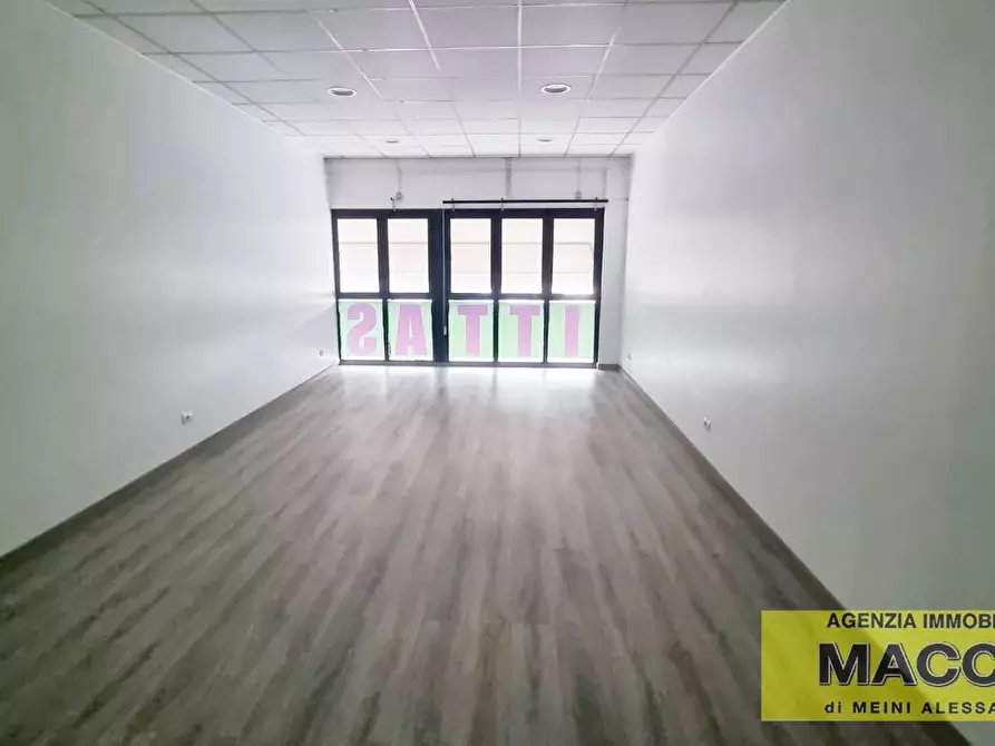 Immagine 2 di Ufficio in affitto  a Pontedera