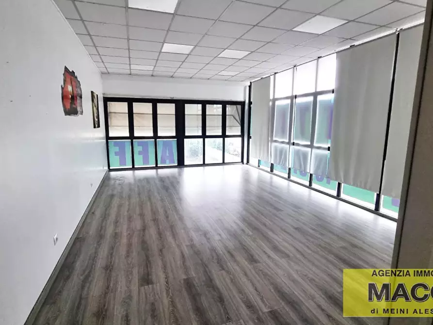 Immagine 4 di Ufficio in affitto  a Pontedera