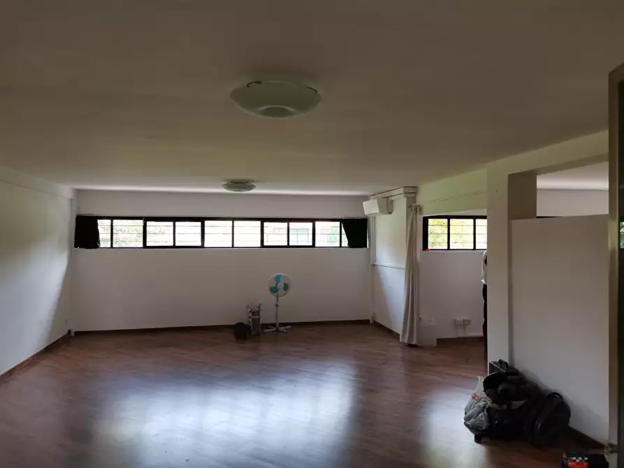 Immagine 8 di Locale commerciale in affitto  a Poggibonsi