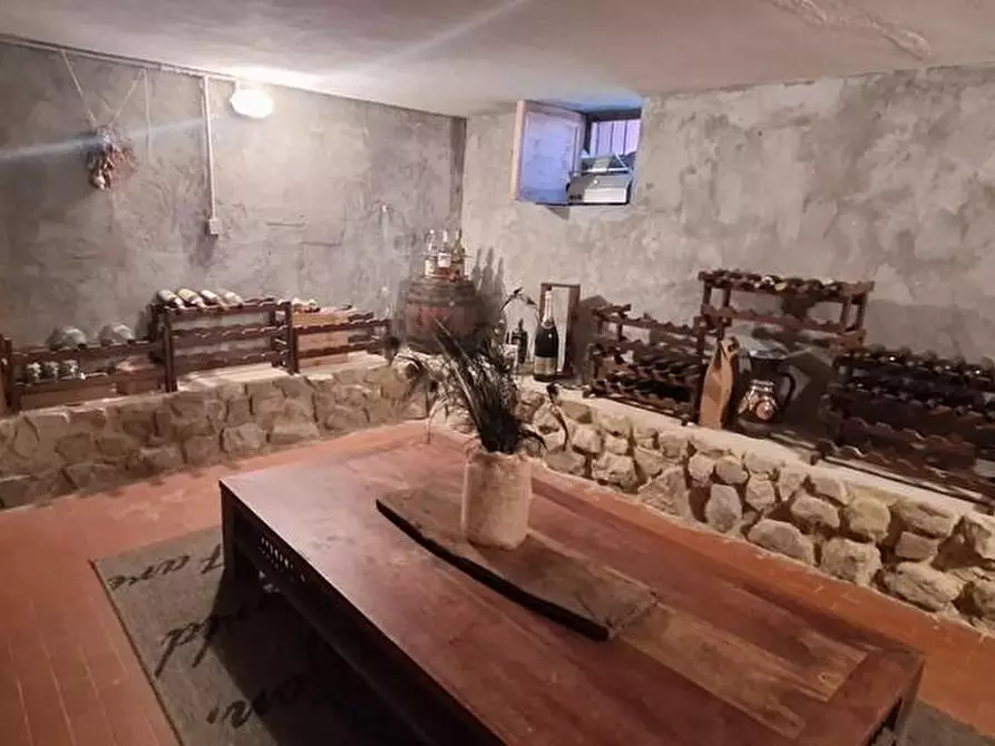Immagine 34 di Casa colonica in vendita  a Pescaglia