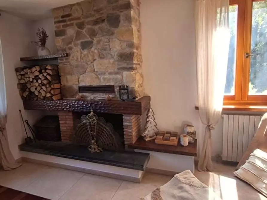 Immagine 24 di Casa colonica in vendita  a Pescaglia