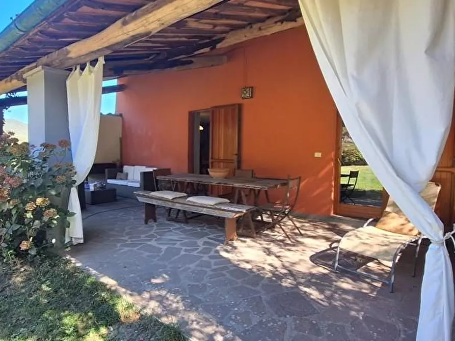 Immagine 3 di Casa colonica in vendita  a Pescaglia