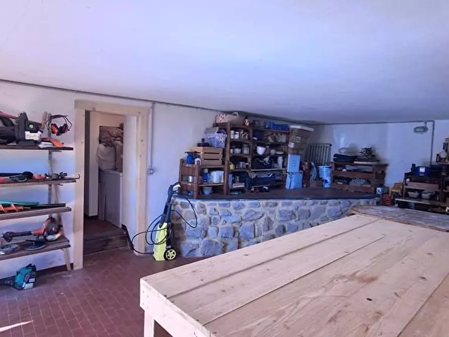 Immagine 38 di Casa colonica in vendita  a Pescaglia