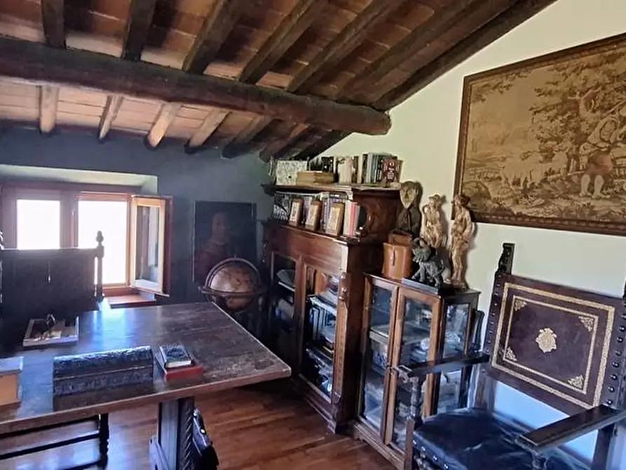 Immagine 33 di Casa colonica in vendita  a Pescaglia