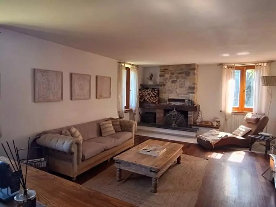 Immagine 21 di Casa colonica in vendita  a Pescaglia